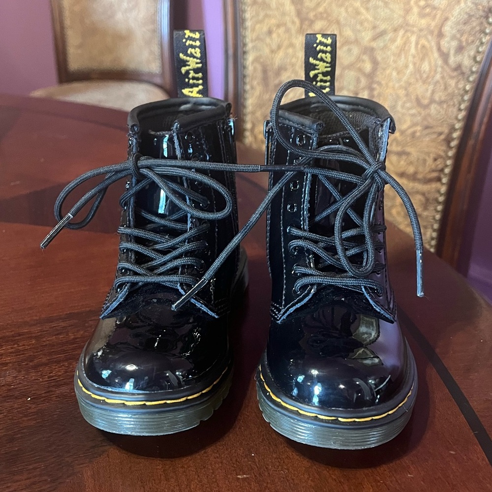 NWOT Toddler Dr. Martens - size 7 / 7T